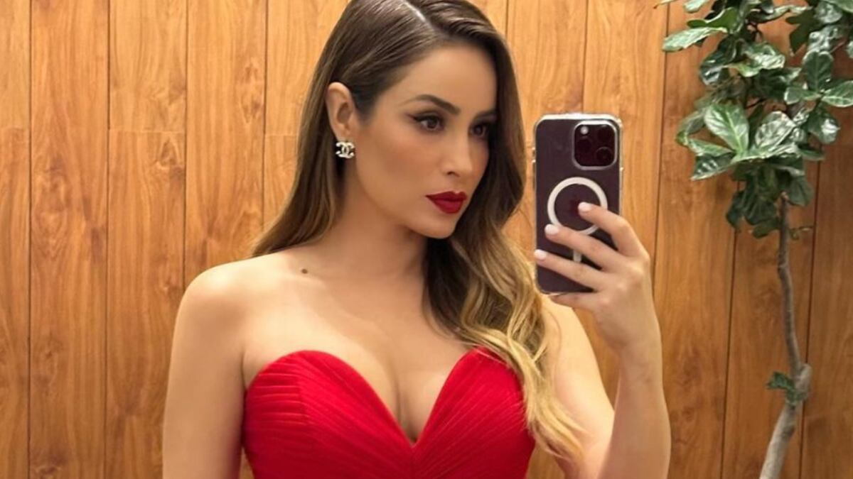 Cynthia Rodríguez fue duramente criticada por usar este accesorio constantemente.