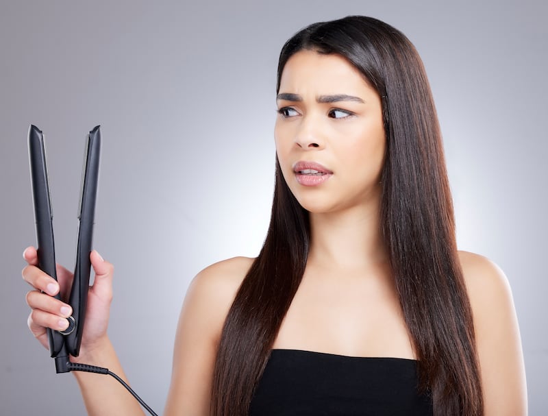 Secadoras y planchas de cabello: el peligro silencioso que puede provocar accidentes fatales