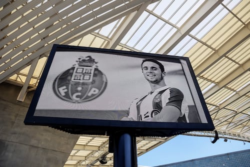 Amigos y familiares dan el último adios a Diogo Jota y su hermano