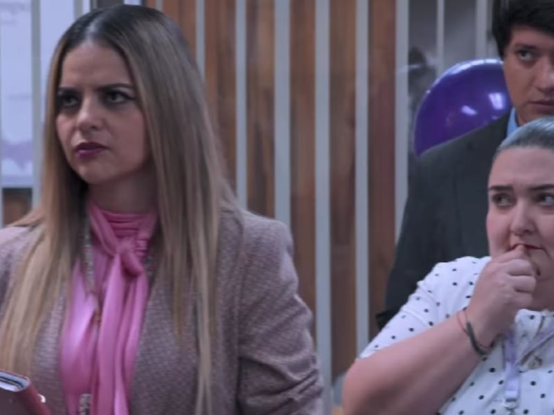 Vendía gelatinas para ayudar a su madre y hoy brilla en ‘La Oficina’: la historia de Alexa Zuart que conmueve a todos