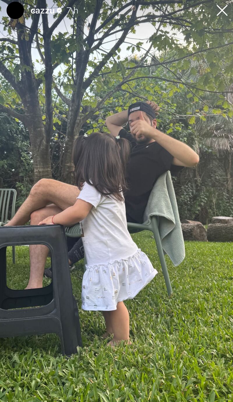 Cazzu presume nueva foto de la pequeña Inti.