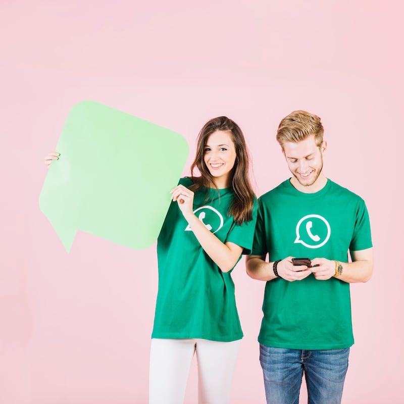 ¿Cómo activar el modo violeta en WhatsApp?