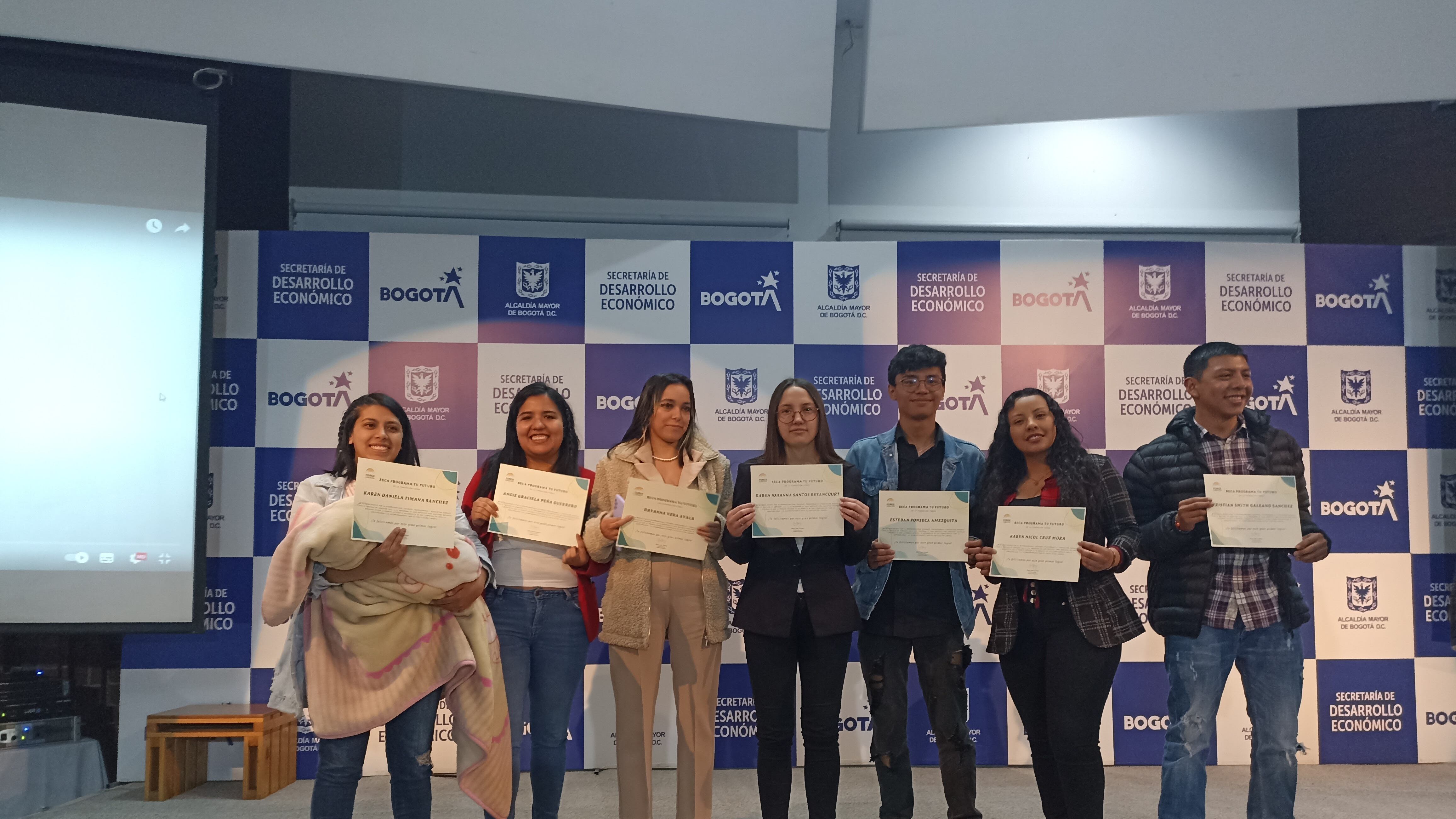 Entrega de becas fundación Forge