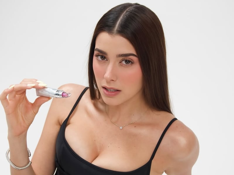 Luciana Guschmer, influencer y creadora de contenido, lanza “ALU”, su propia línea de maquillaje