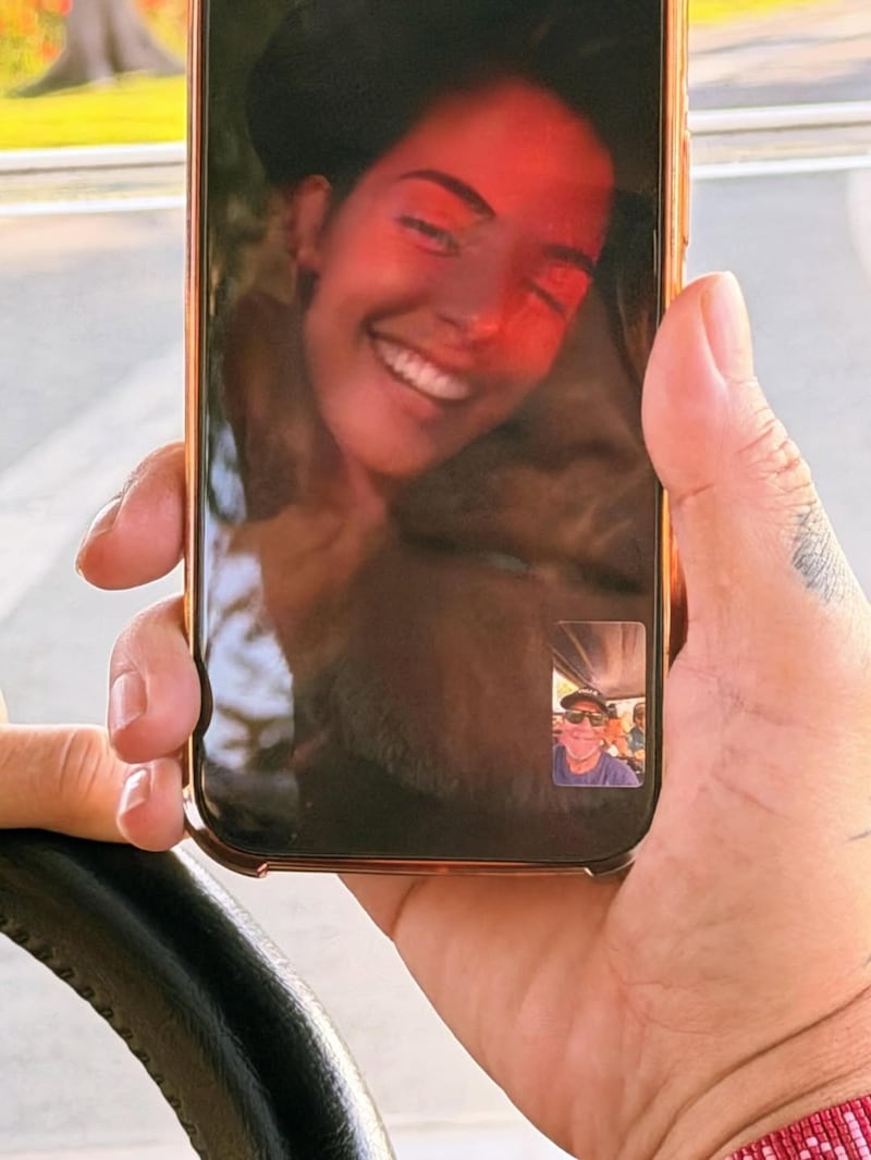 Alejandro Sanz sigue gritando su amor por Stephanie Cayo