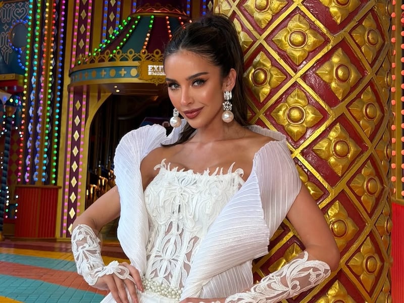 ¡Ecuador brilla en Tailandia! Nadia Mejía pone al país en la cima del carnaval de Phuket