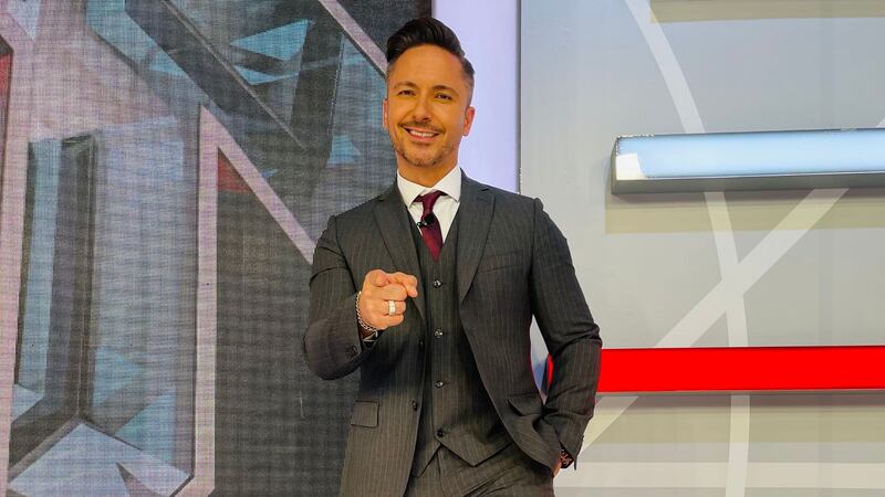 Alex Bisogno es bateado en Televisa