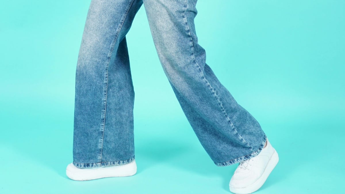 Estos son los jeans que serán tendencia este año y así los puedes llevar.