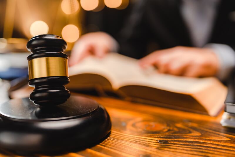 Condenan a curandero que drogó y abusó sexualmente de una joven en Cuenca