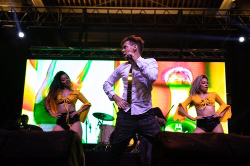 El Símbolo aterriza en Chile para formar parte de la parrilla de artistas de Fiesta Grado 3