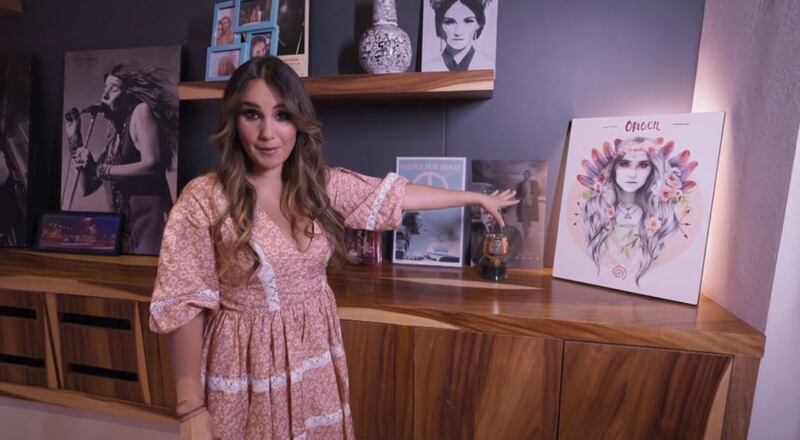 Dulce María dio un recorrido a su casa en 'Divina Comida México'