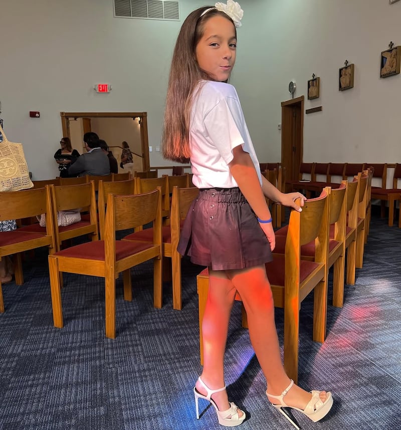 Hija de Adamari López presumió controversial look