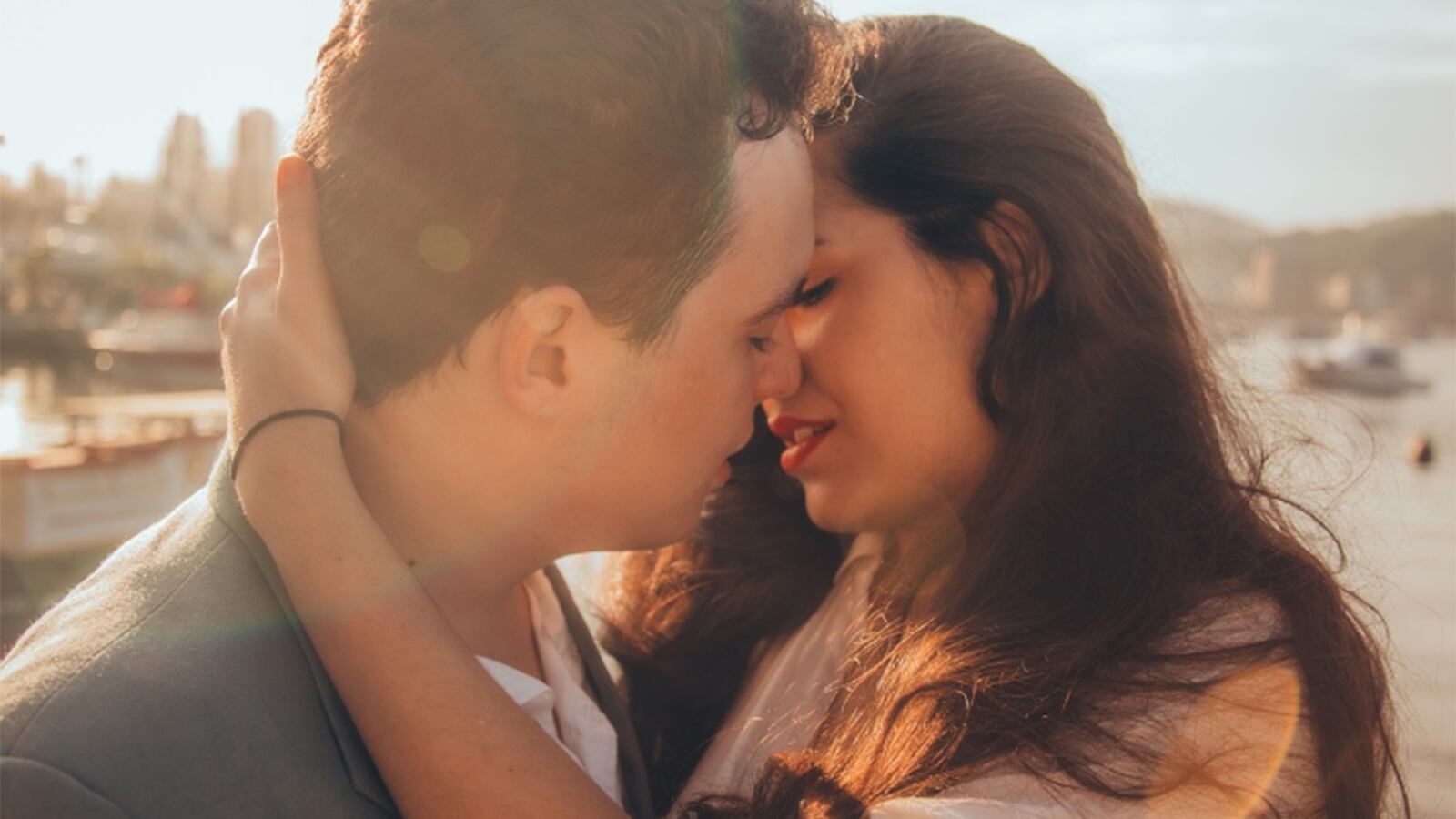 La propia Chupacabras: joven mató a su novio luego de dejarle chupón en el cuello.