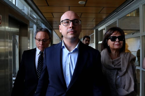 Nicolás López queda con firma mensual, arraigo nacional y prohibición de acercarse a las víctimas tras formalización