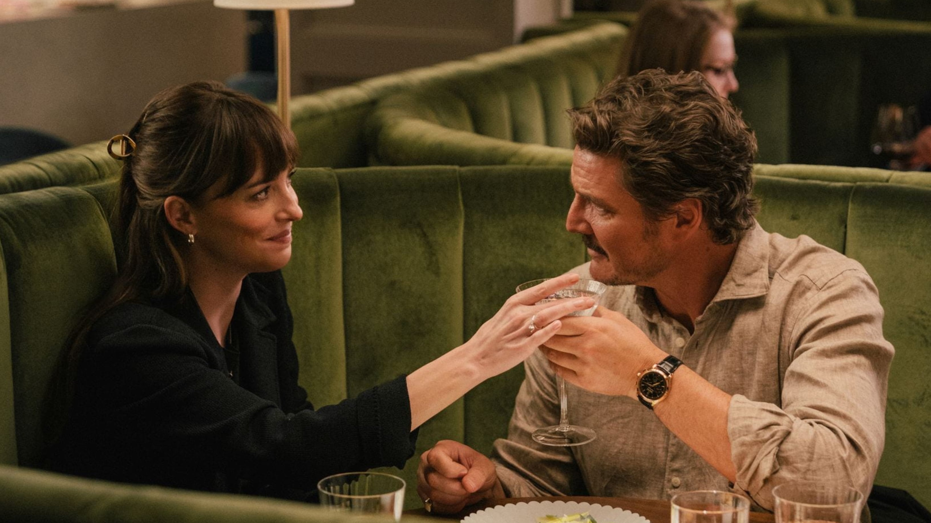 Amores materialistas