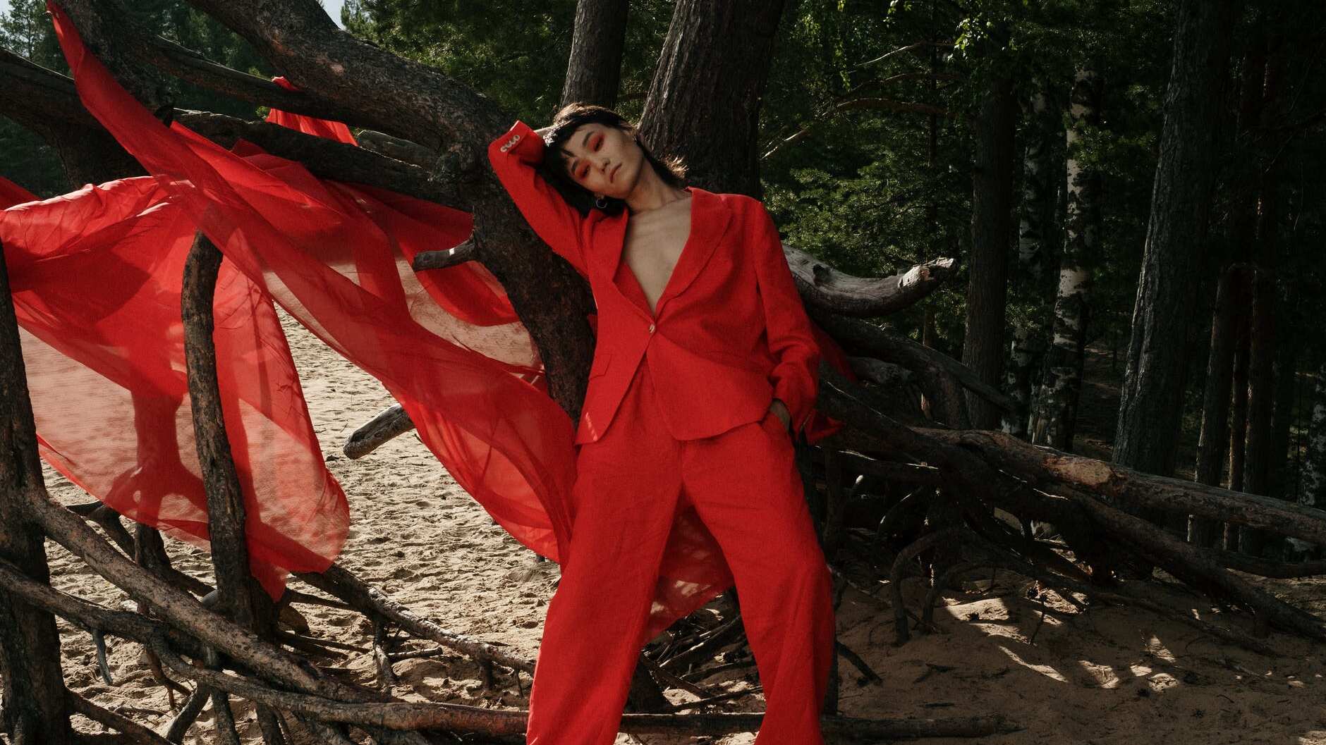 Los colores pueden ser tus aliados a la hora de lograr una impresión. Por lo que en esta oportunidad te presentamos los mejores colores que debes vestir si deseas dar una apariencia más joven