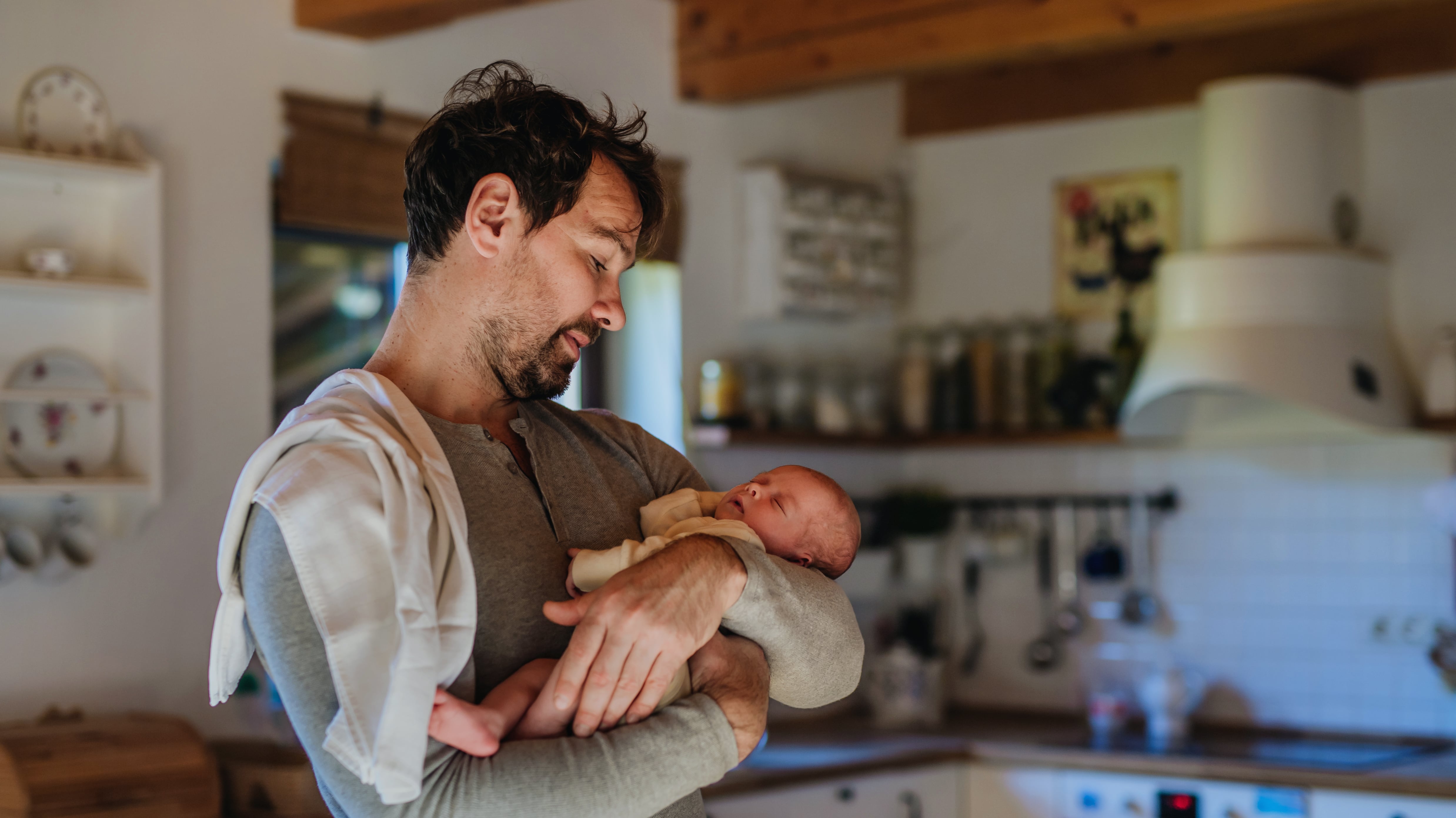 Padres no podrán ser despedidos durante su licencia de paternidad
