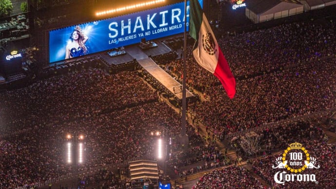 Corona conmemoró 100 años de historia con un concierto gratuito de Shakira en el Zócalo de la Ciudad de México, como un regalo a los mexicanos. El evento reafirmó su vínculo cultural con el país y su compromiso de seguir impulsando el progreso y el talento nacional