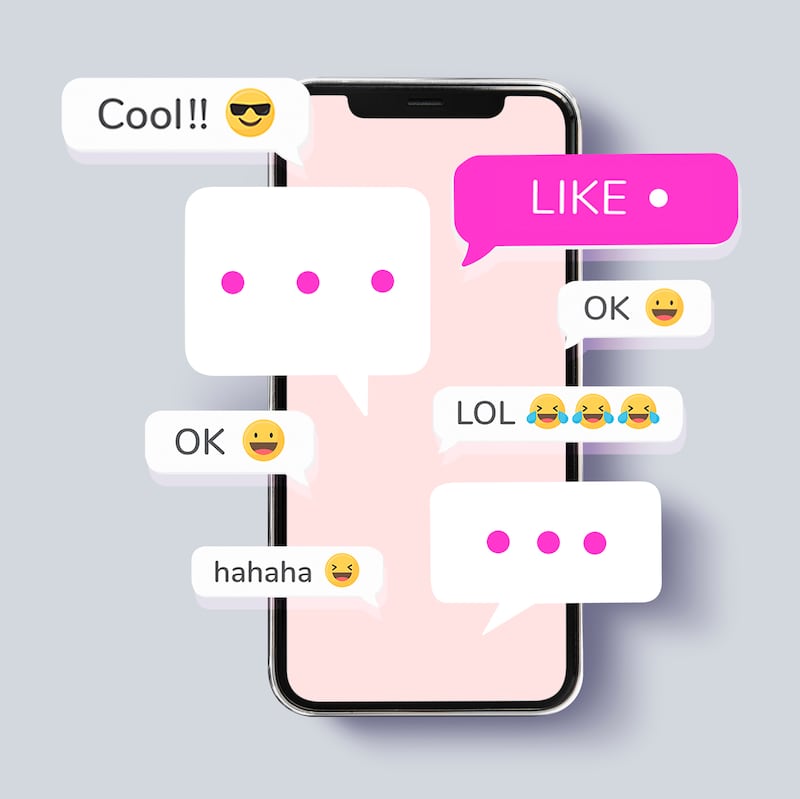 ¿Cómo activar el modo violeta en WhatsApp?