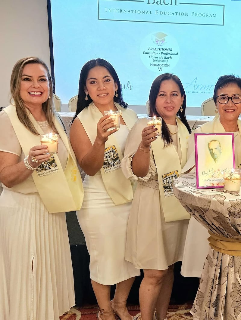Úrsula Strenge certificada en terapia floral