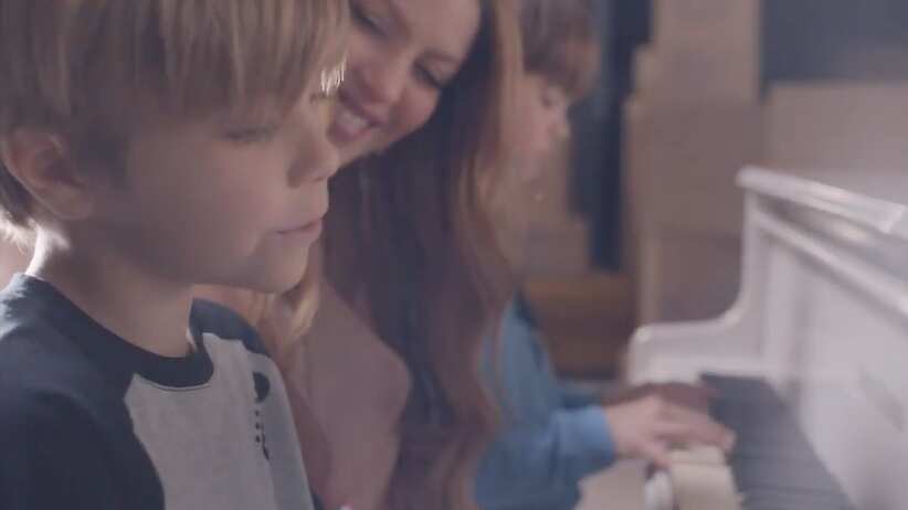 El video ‘Acróstico’ de Shakira ha sido lanzado hace pocos minutos y la aparición de sus hijos en el clip desató la ternura en redes.