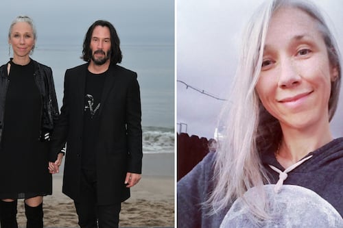La novia de Keanu Reeves se deja y acepta sus canas por una increíble razón: es ideal para él