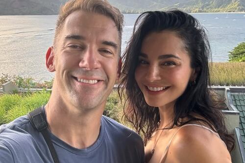 Esposo de Martha Higareda calla a quienes dicen que “no la quiere” con este amoroso gesto