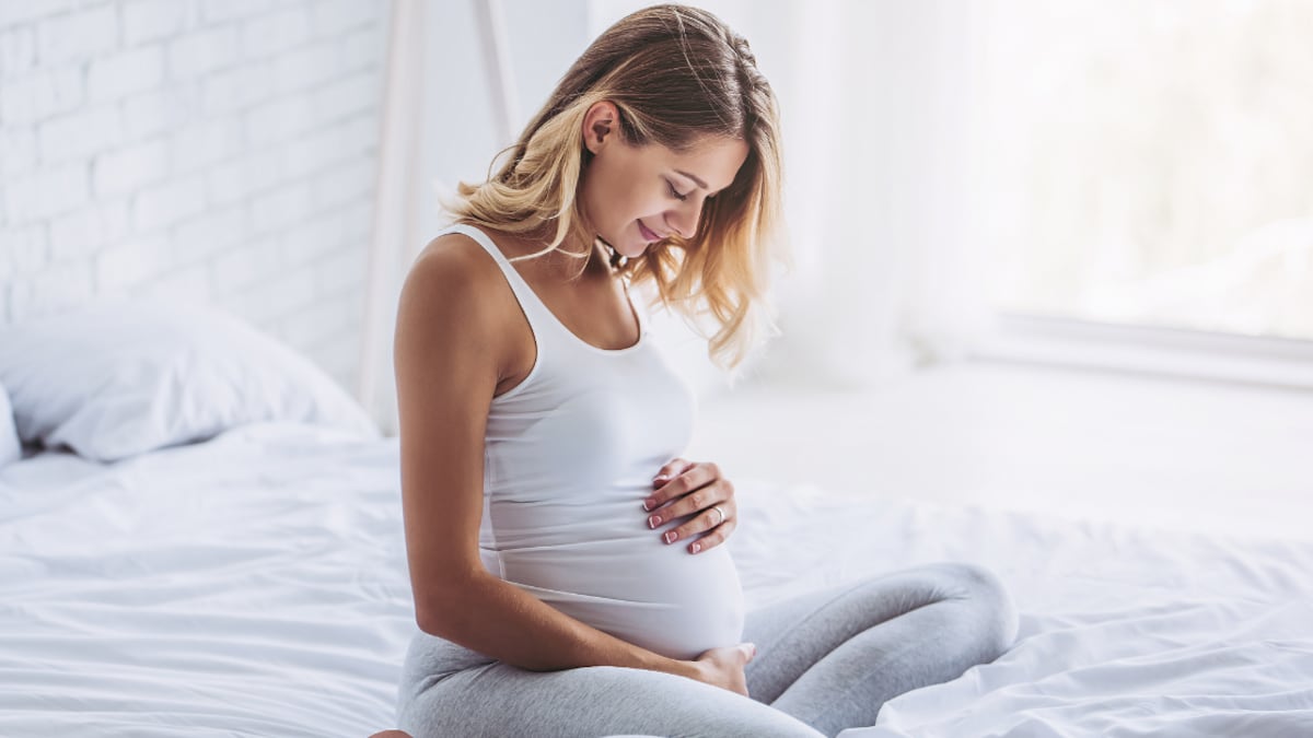 Este es el corte de pelo que expertos recomiendan para estilizar el rostro durante el embarazo.