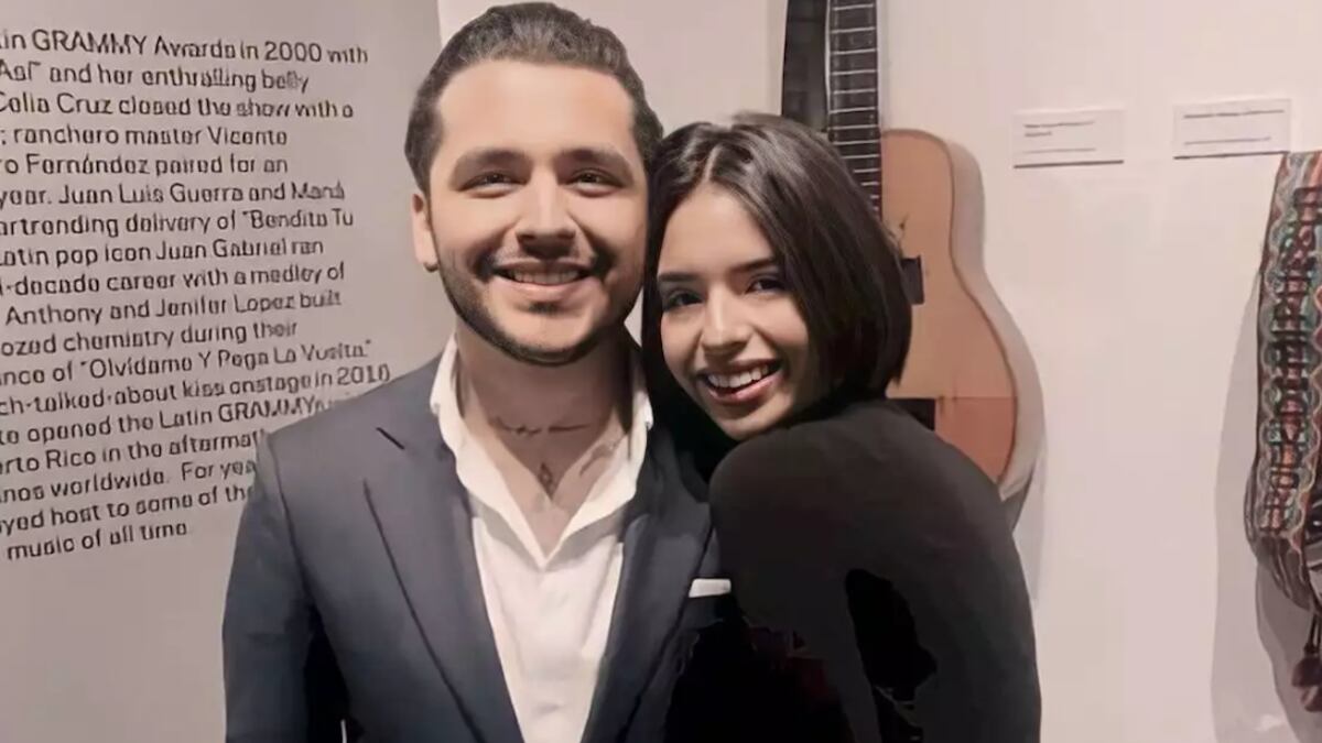 El cambio de look de Christian Nodal generó polémica en redes sociales.