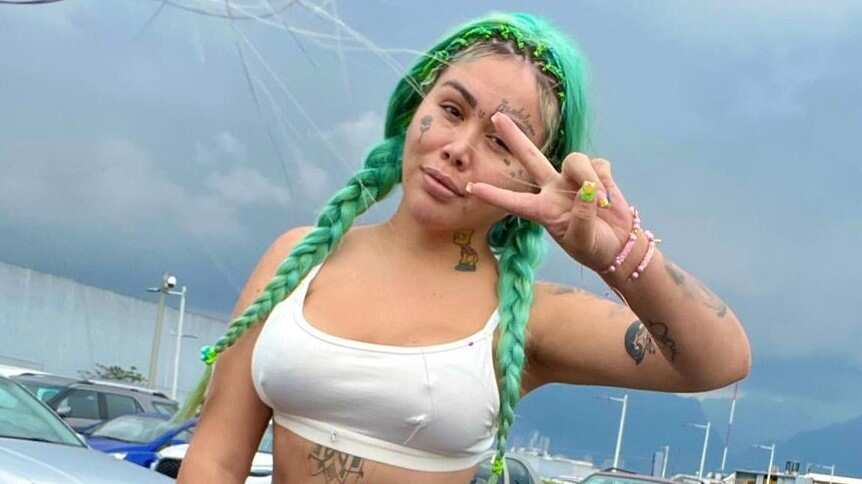 Ante un video con su padre en el que se le trabó la lengua Yina Calderón tuvo que aclarar que no estaba borracho.