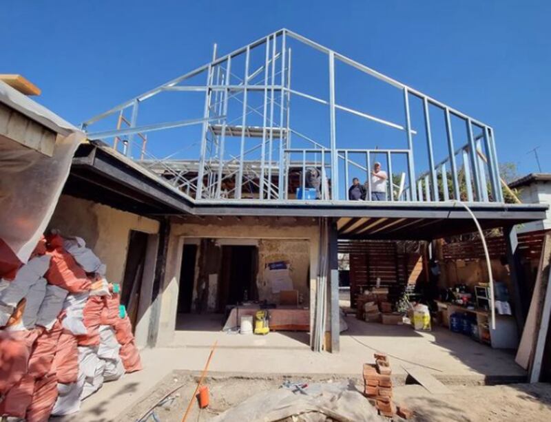Connie Achurra mostró la estructura del segundo piso de su hogar