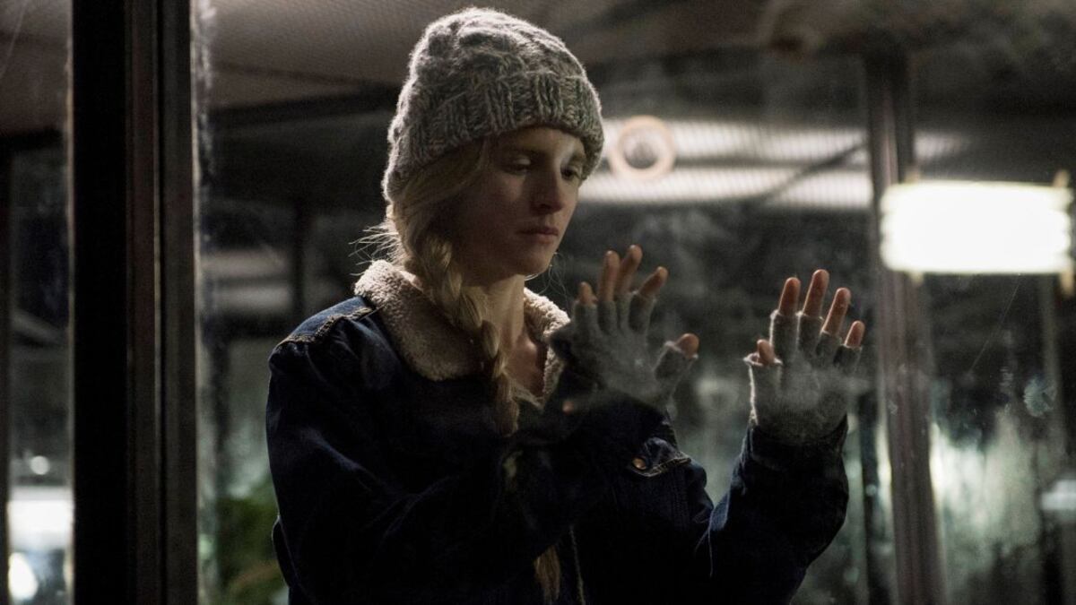 Escena de la serie 'The OA'