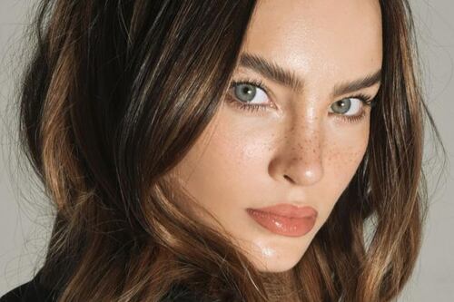 Belinda habla por primera vez de su beso con dos mujeres en el escenario