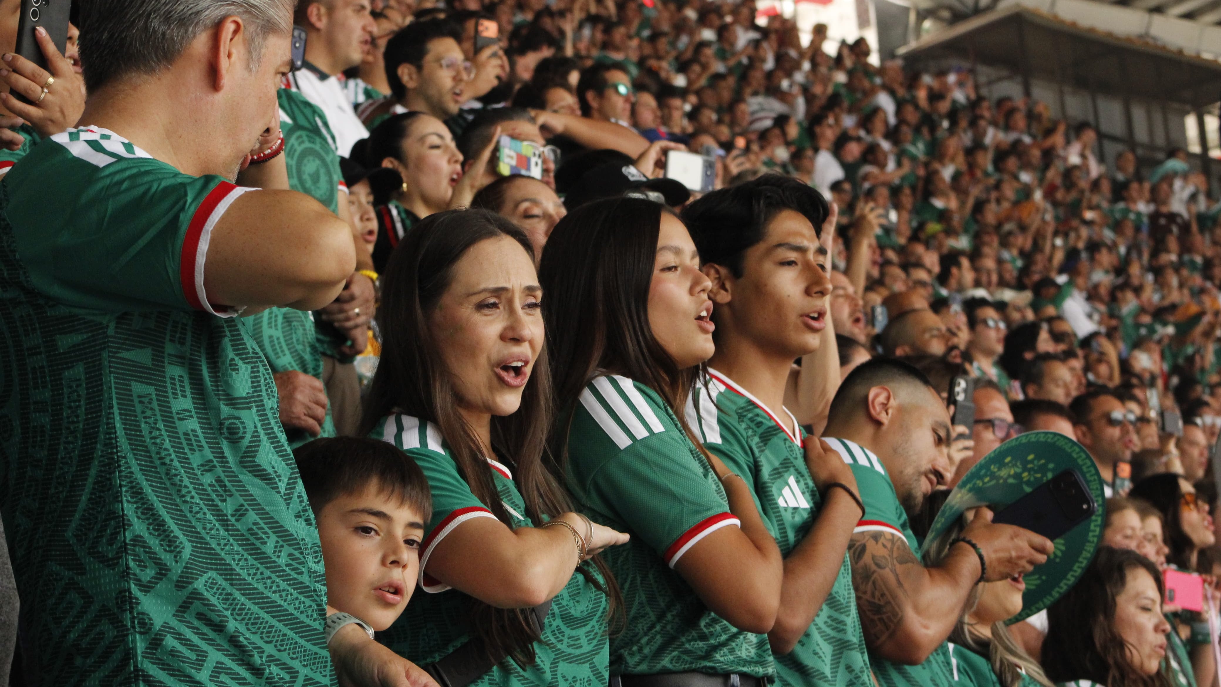 El Himno Nacional en la inauguración de la fiesta mundialista