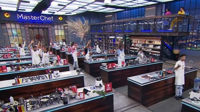 La pareja de participantes de 'MasterChef Celebrity Colombia' no consiguió salvarse por lo que le tocó ponerse delantal negro.