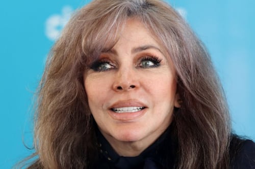 Video: Verónica Castro se hiperventila tras trifulca en teatro