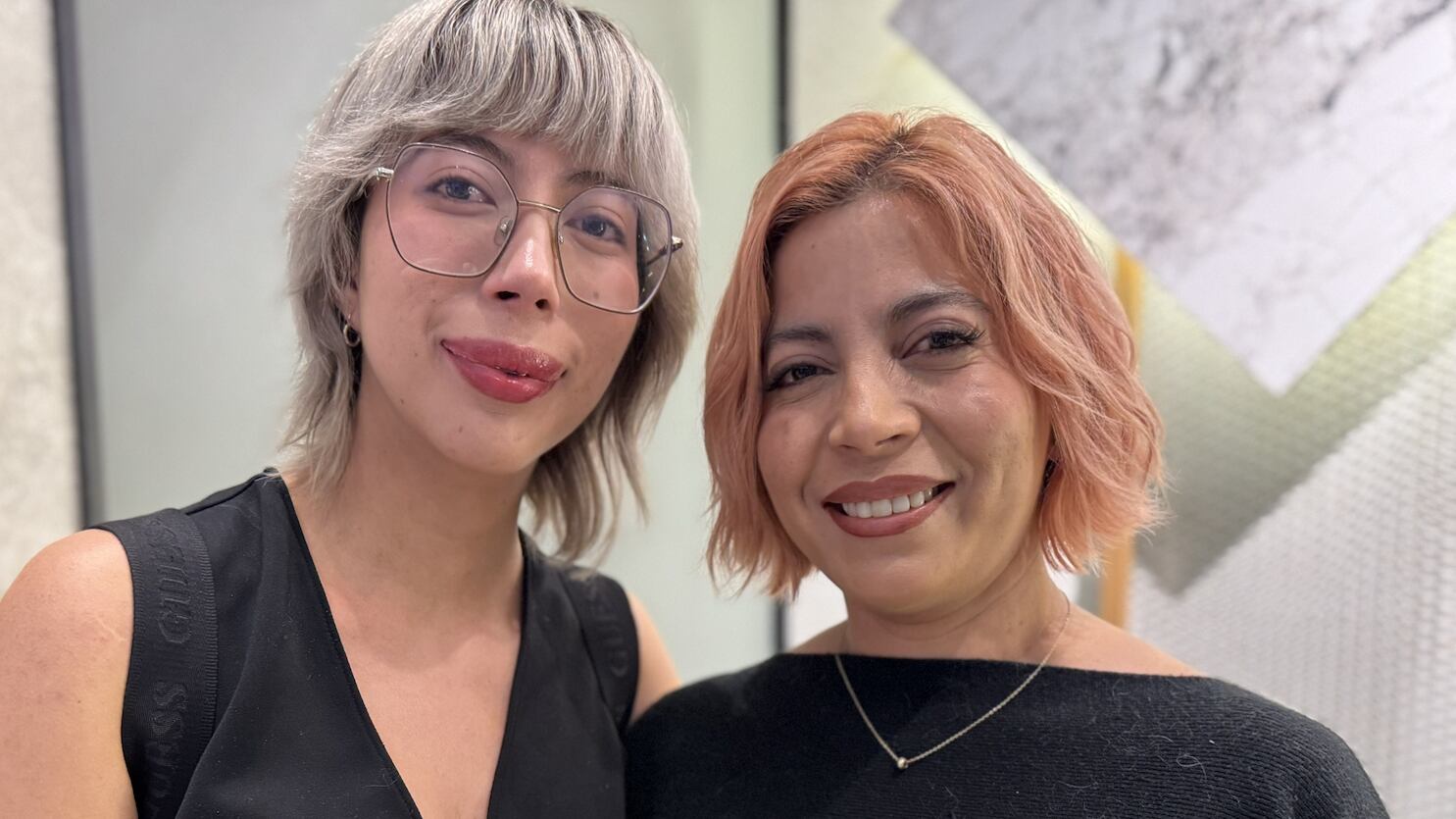 Paula y Priscila, maquillistas