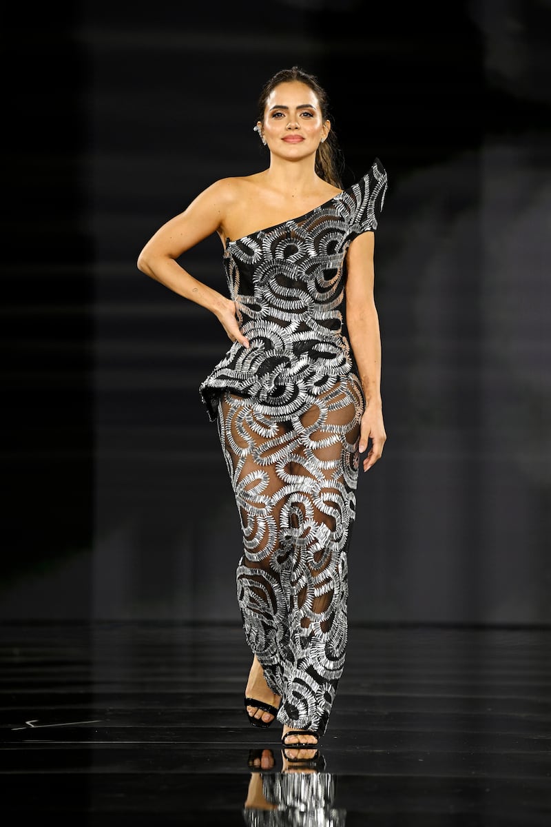 L'Oréal Paris Le Défilé. Liberté, Egalité, Sororité "You're Worth It" : Runway