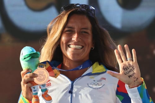 “Con disciplina, sacrificio y corazón se llega muy lejos”: Dominic “Mimi” Barona, la surfista ecuatoriana que sueña en grande
