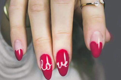 ¿Predice algo malo? Esto es lo que significa soñar que se te caen las uñas