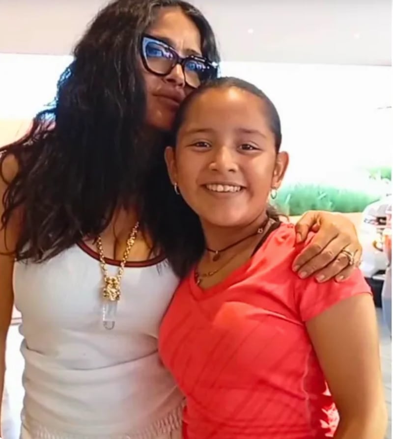 Salma Hayek se robó el corazón en su llegada a México