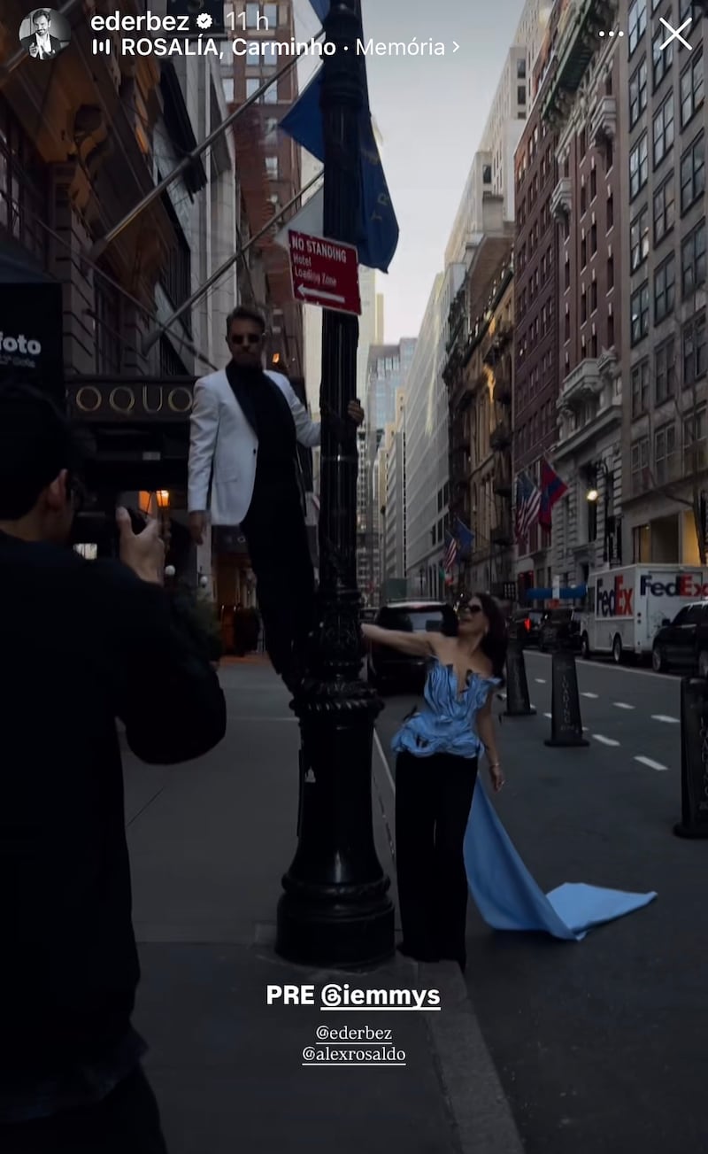 Eugenio Derbez y Alessandra Rosaldo en los Premios Emmy Internacionales