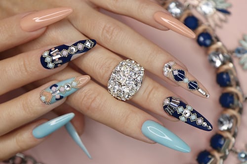 ¿Qué son las uñas ‘barroco’? El manicure en tendencia que promete robarse miradas y halagos