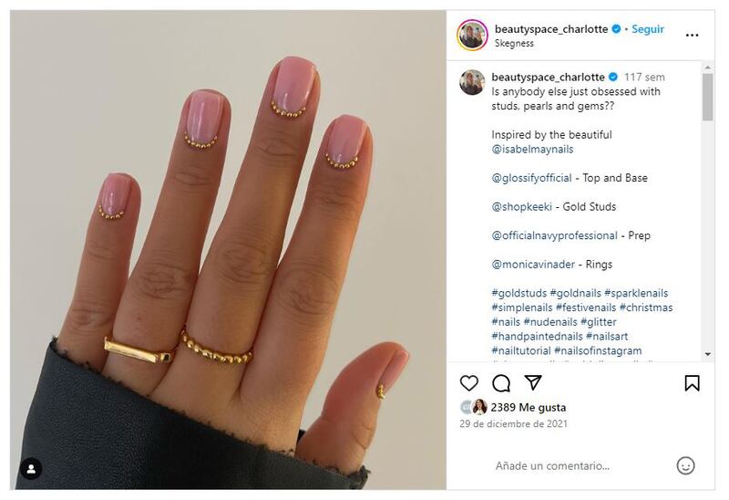 La manicura francesa invertida es la última versión de las 'french nails' clásicas en tendencia