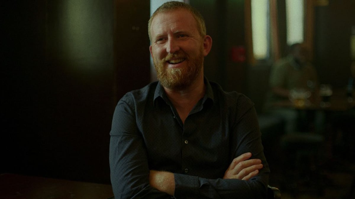 Tom Goodman-Hill como Darrien en 'Bebé reno'