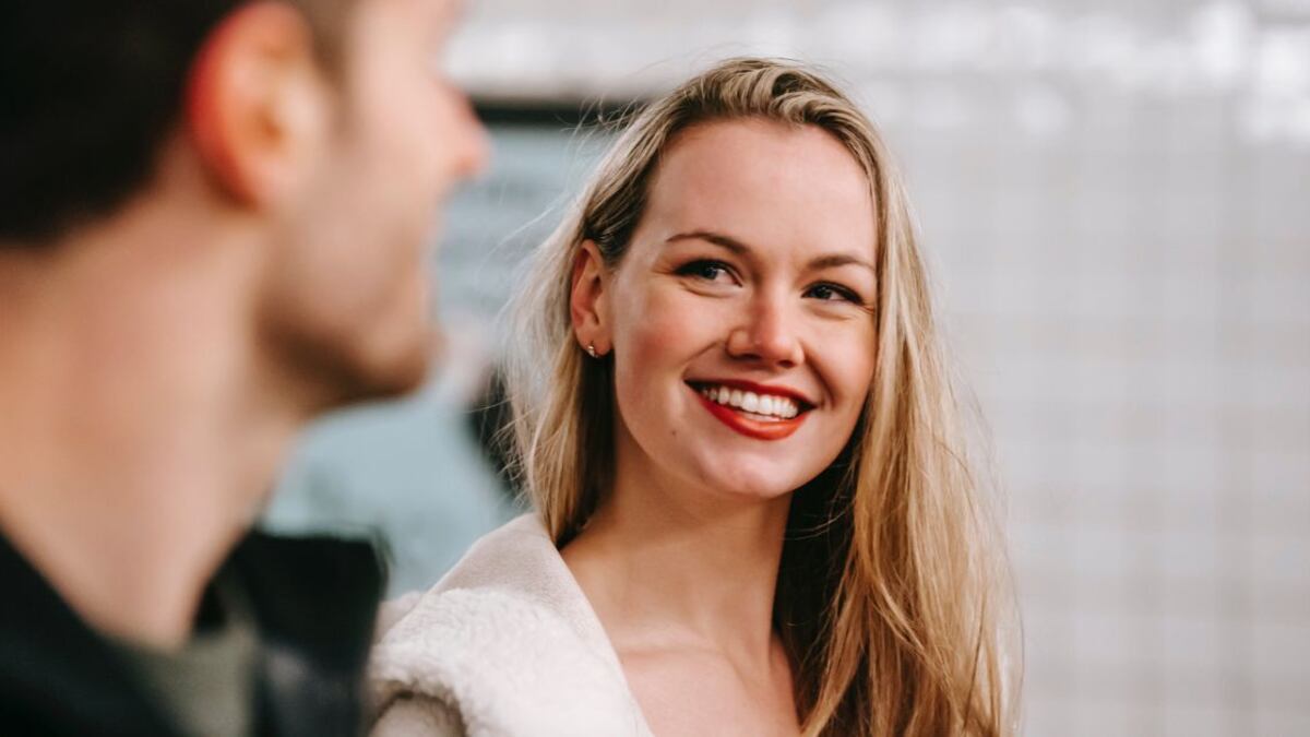 La escucha activa es una de las grandes cualidades de las personas inteligentes