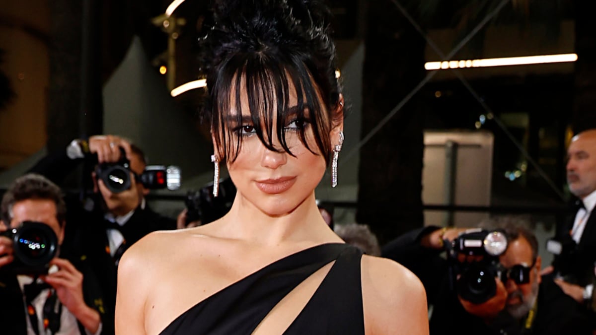 Dua Lipa apareció con un sexy look negro ‘de la venganza’ que parece un mensaje directo para su ex, Romain Gavras.