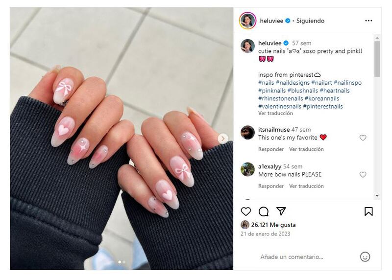 Las uñas aura son una de las tendencias más 'chic' en cuanto a manicura actualmente