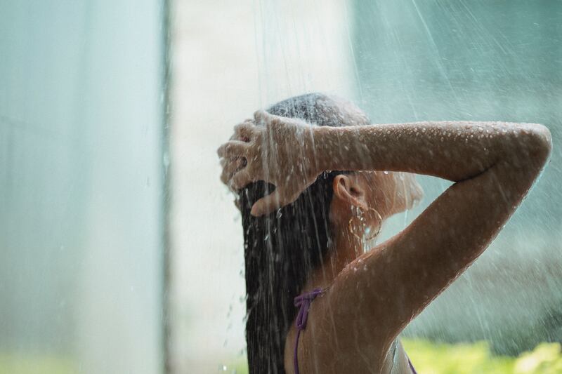 Mitos y verdades sobre el lavado del cabello que pueden provocar caspa