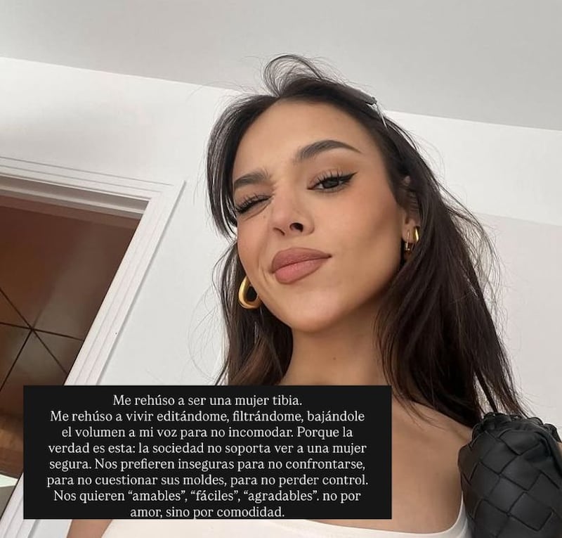 Danna rompe con los estereotipos y alza la voz contra la presión femenina.